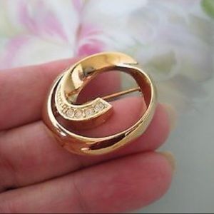 Avon "CLASSIC CIRCLE" Crystal Swirl Brooch Pin